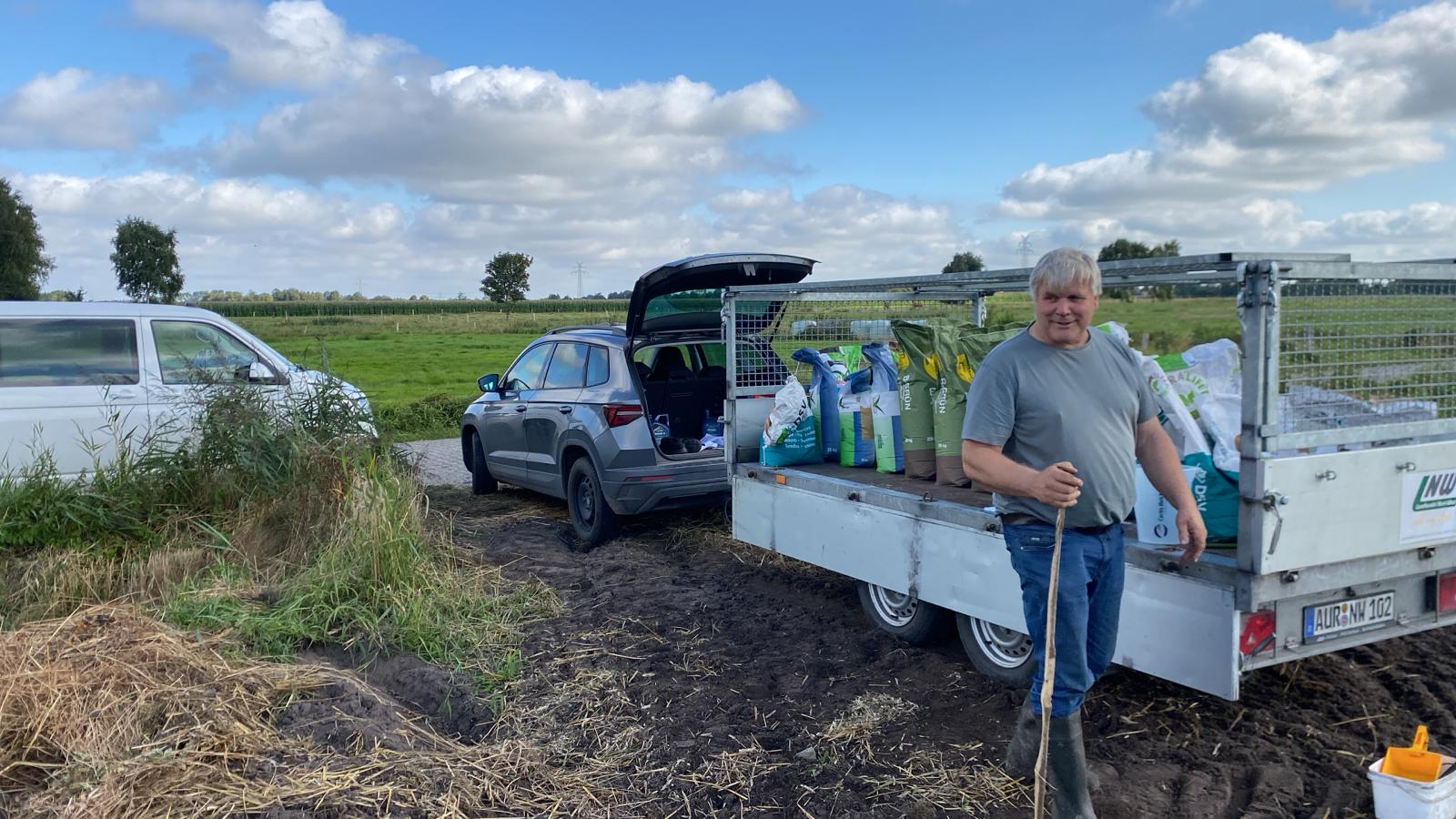 newsimages/152-Zwischenfruchtvorbereitung 2025_5 mit Person2.jpg